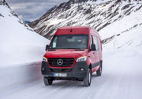 „Mercedes-Benz Sprinter 4 x 4 Panel“