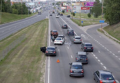Keturių automobilių avarija Ukmergės gatvėje