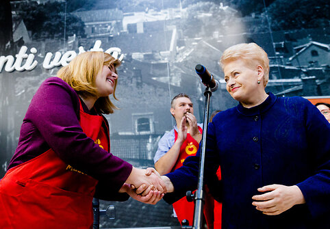 Dalia Grybauskaitė davė startą „Maisto banko“ akcijai
