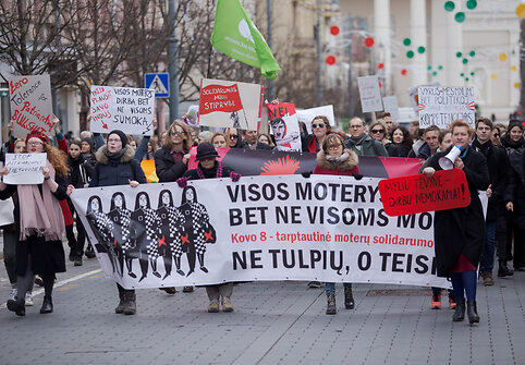 Kovo 8-osios solidarumo eitynės „Visos moterys dirba, bet ne visoms moka“