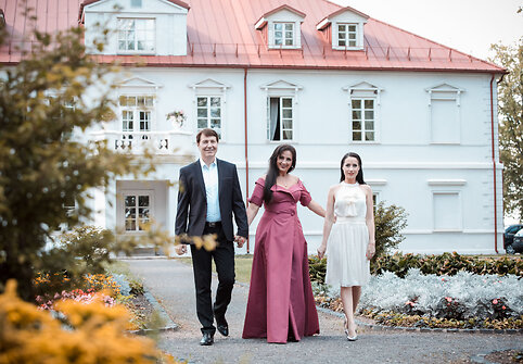 Liveta Kazlauskienė, Petras Kazlauskas ir Ingrida Kazlauskaitė