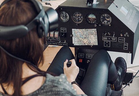 VGTU virtualios realybės skrydžio simuliatorius