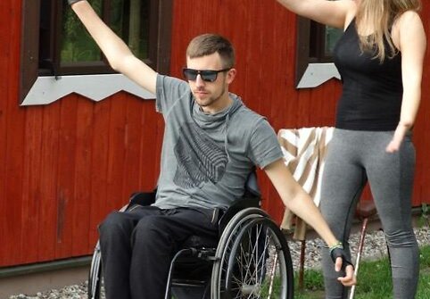 Norėdamas gauti darbą, neįgalus ir pir&scaron;tų nevaldantis jaunuolis i&scaron;ugdė neįtikėtinus sugebėjimus