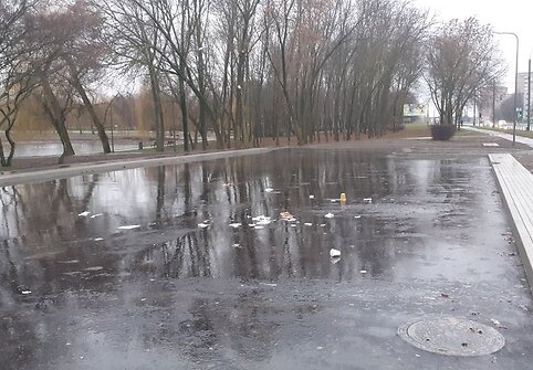 Automobilių stovėjimo aik&scaron;telės prie Kalniečių parko
