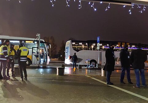 I&scaron; Londono grįžtantys lietuviai sėkmingai pasiekė Rygą, o toliau keliaus autobusais