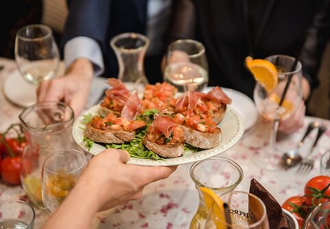 „La pasta“ kasdienybė: 18 tonų miltų, tūkstančiai porcijų ir neblėstanti meilė makaronams