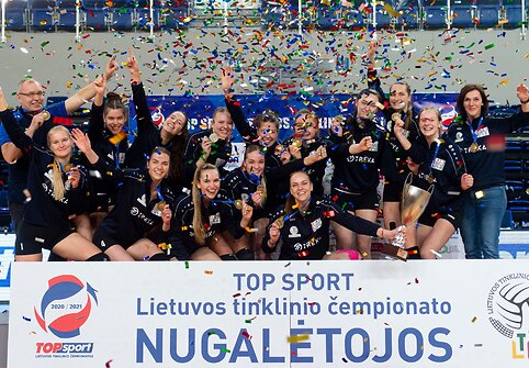 Lietuvos moterų tinklinio čempionate – dramatiškas „Kauno-VDU“ triumfas