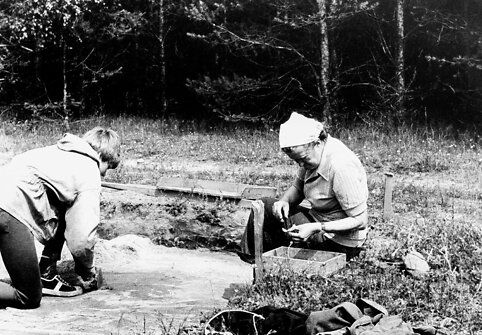 Archeologė R.Rimantienė Margiuose prie atkasamo židinio