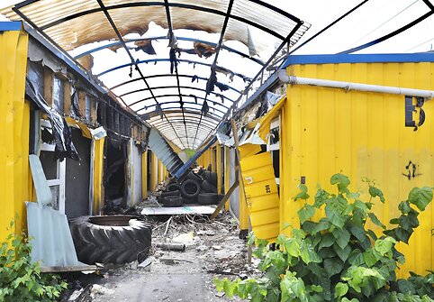 Sąvartynu tapęs geltonųjų kioskų turgus Šeškinėje