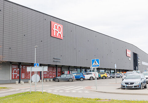 Kaune atidaryta parduotuvė „F8“: pirmiesiems klientams – nuolaidos, dovanos ir kuponai