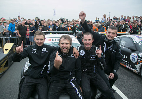 &bdquo;General Financing team Pitlane&ldquo; komandos vyrai Jonas Gelžinis, Sebastiaanas Bleekemolenas ir Benediktas Vanagas. 