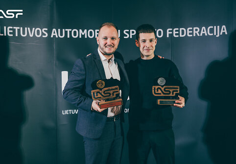 Ovidijus Va&scaron;takas ir Matas Žalandauskas atsiėmė 2025 metų sezono trofėjus