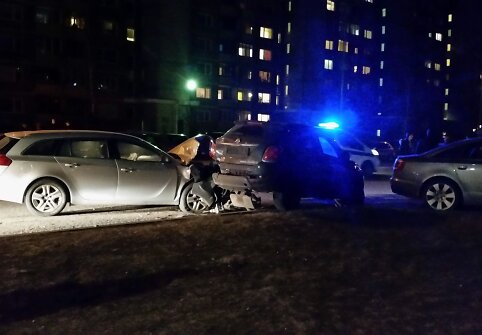 Keturių automobilių avarija Vilniaus Karaliaučiaus gatvėje