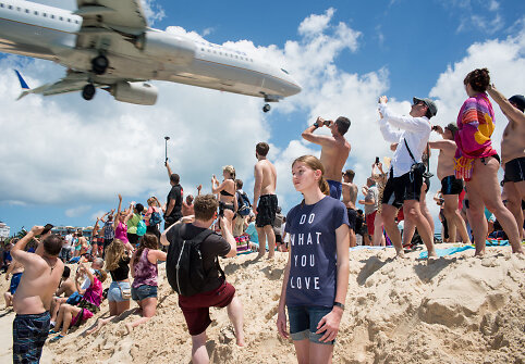 Do What You Love. &Scaron;v. Martyno salos Maho paplūdimys. SXM, 2016