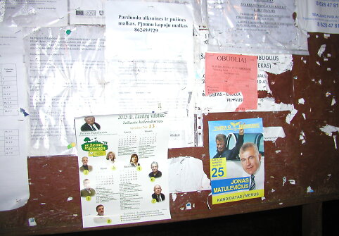 Rinkimai Lazdijų rajone: masiniai pavėžėjimai, plakatų plė&scaron;ymas, neblaivūs balsuotojai