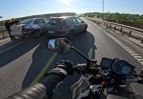 Avarija ant Kleboni&scaron;kio tilto paralyžiavo eismą Kaune
