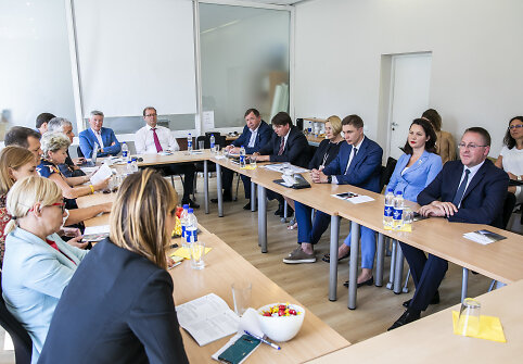 Lietuvos savivaldybių asociacija pristatė savivaldybių siūlymus &scaron;alies politinėms partijoms
