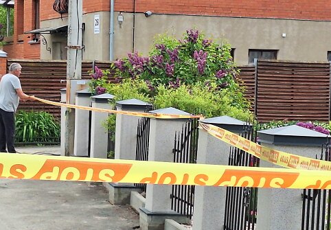 Pasvalyje po namu atsivėrė smegduobė