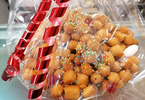 J.Jurkevičienės kalėdiniai itali&scaron;ki saldumynai &ndash; struffoli bok&scaron;tas