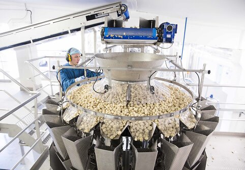 Kooperatyvas &bdquo;Grybai LT&ldquo; ketvirtadienį &Scaron;irvintose atidarė robotizuotą maisto gamyklą