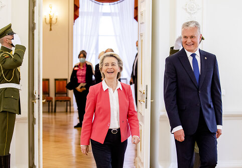 Ursula von der Leyen, Gitanas Nausėda