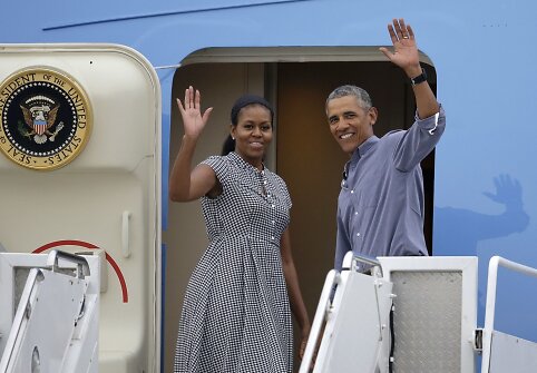 Obamos &scaron;eima baigė paskutines prezidentines atostogas Martos Vynuogyno saloje