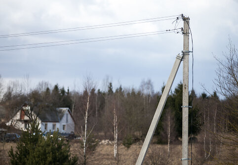 Elektros laidai prie nuosavų namų