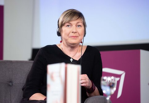 Nora Ikstena