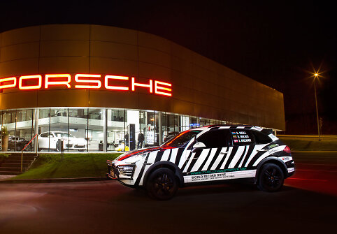 Rekordinėje kelionėje naudojamas &bdquo;Porsche Cayenne&ldquo;