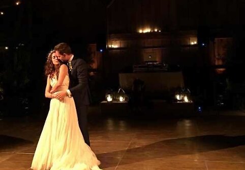 Troian Bellisario ir Patrickas J. Adamsas