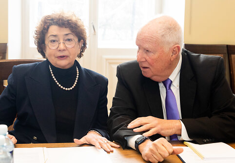 Faina Kukliansky, Andrew Bakeris