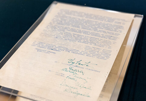 Signatarų namuose eksponuojama 1949 m. vasario 16 d. Lietuvos laisvės kovos sąjūdžio Tarybos deklaracija