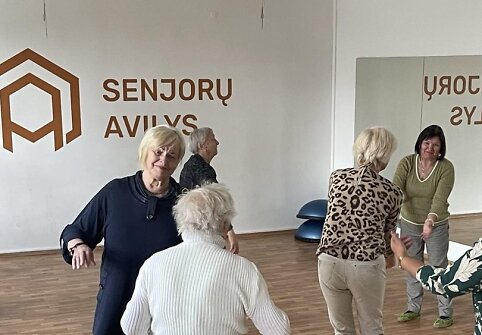 Lietuvos šokio-judesio terapijos asociacijos organizuoti užsiėmimai Vilniaus senjorėms