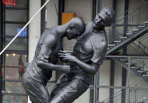 Zinedine'o Zidane'o ir Marco Materazzi skulptūra