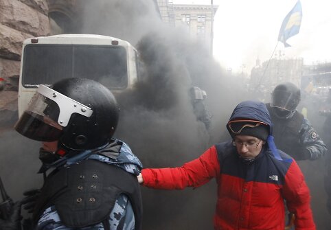 Kijeve protestuotojai susirėmė su Ukrainos milicija