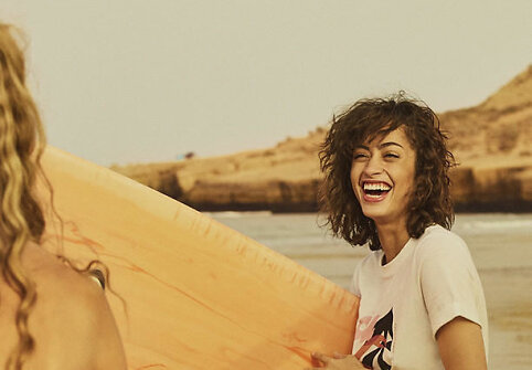 Kolekcijos &bdquo;Love Stories Swimclub X H&M&ldquo; modeliai