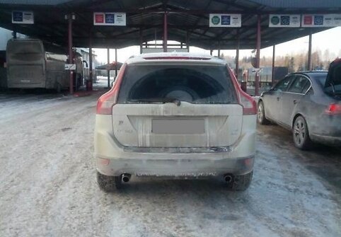 Medininkuose pasieniečiai sulaikė vogtą baltarusio &bdquo;Volvo&ldquo;