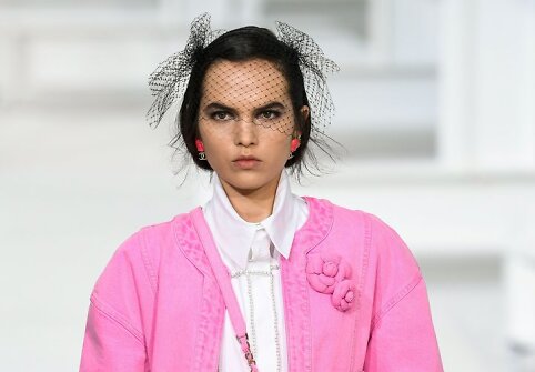 &bdquo;Chanel&ldquo; 2021 m. pavasario ir vasaros kolekcijos modelis