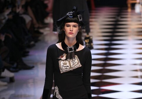 „Dolce & Gabbana“ 2016 m. rudens-žiemos kolekcijos modelis