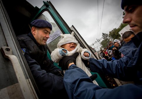 Migrantai Tovarniko (Kroatija) geležinkelio stotyje