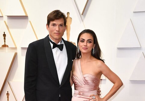 Ashtonas Kutcheris, Mila Kunis