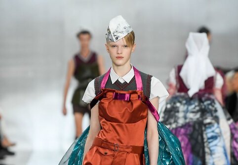 &bdquo;Maison Margiela&ldquo; 2020 m. pavasario ir vasaros kolekcijos modelis