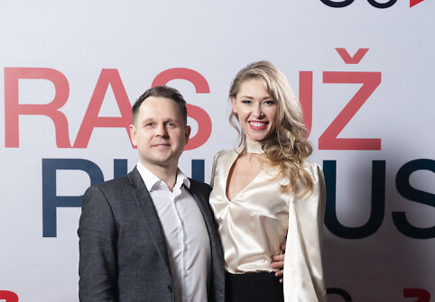Justinas Krisiūnas, Sandra Dauk&scaron;aitė-Petrulėnė