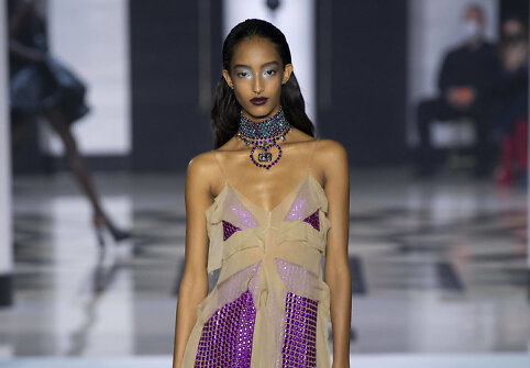 &bdquo;Lanvin&ldquo; 2022 m. pavasario ir vasaros kolekcijos modelis