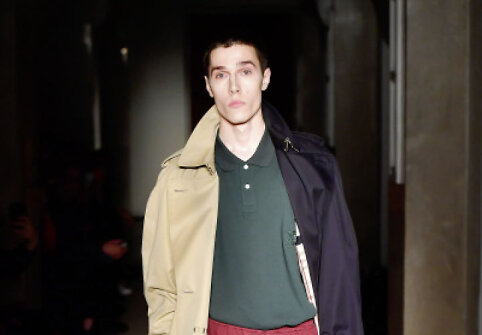 &bdquo;Burberry&ldquo; ir Goshos Rubchinskiy kolekcijos modelis