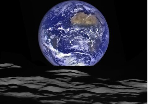 1968 m. gruodžio 24 d.: Mėnulio horizonte teka Žemė(Misijos &bdquo;Apollo 8 &ldquo; daryta nuotrauka)