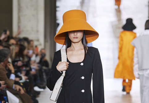 &bdquo;Nina Ricci&ldquo;  2020&ndash;2021 m. rudens ir žiemos kolekcijos modelis