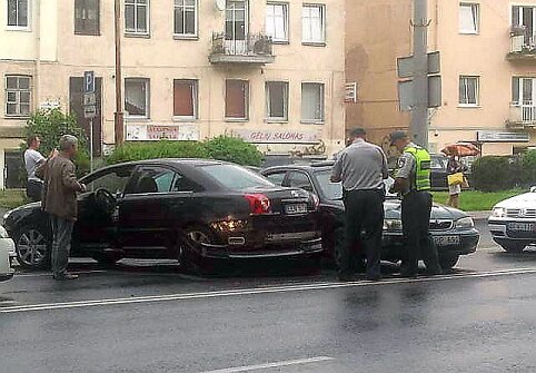 Avarija Vilniuje, &Scaron;eimyni&scaron;kių gatvėje