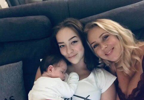 Ineta Stasiulytė su dukromis Upe ir Marija