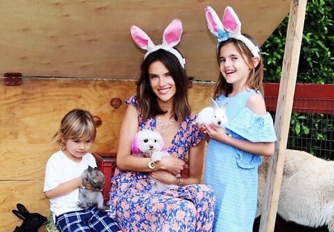 Alessandra Ambrosio su vaikais